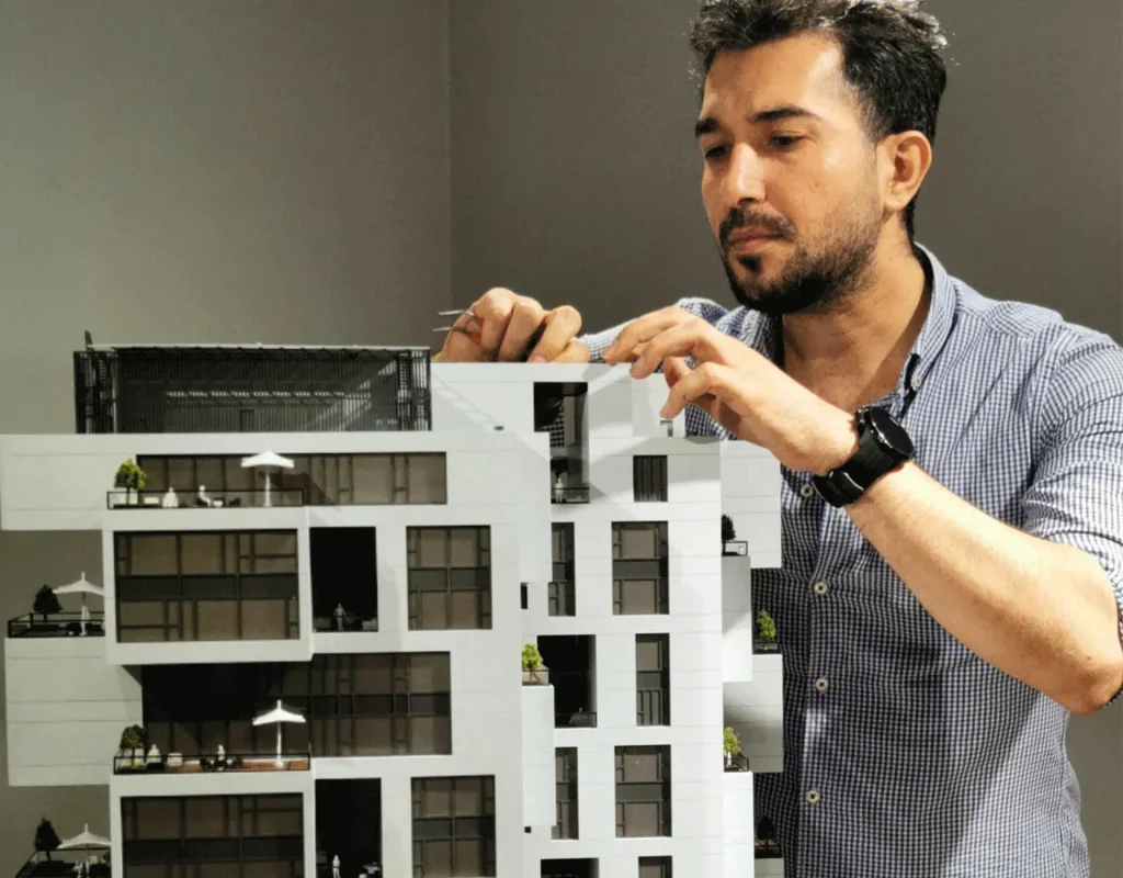 ماکت برج حیاط نیاوران
